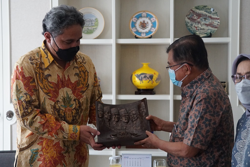 Galeri - Kado Awal Tahun: Museum Kepresidenan Republik Indonesia Balai Kirti Mendapat Hibah Koleksi dari Wakil Presiden Ke-10 dan ke-12 Jusuf Kalla