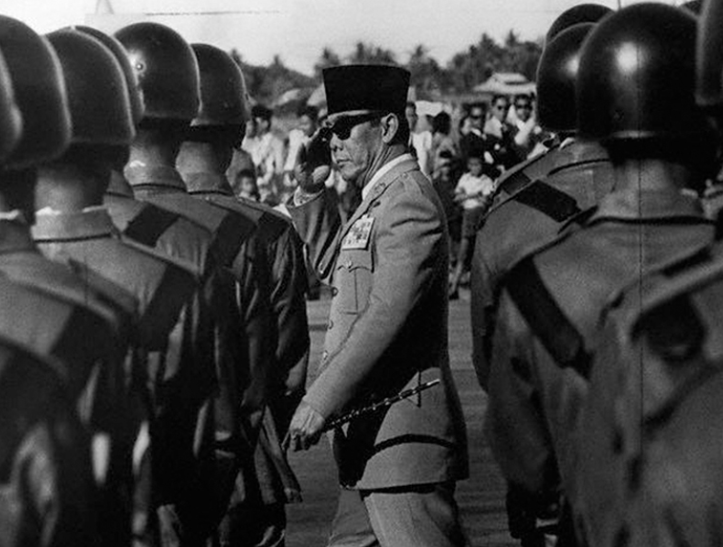 Mengubur Mitos dan Takhayul yang Melekat pada Presiden Sukarno
